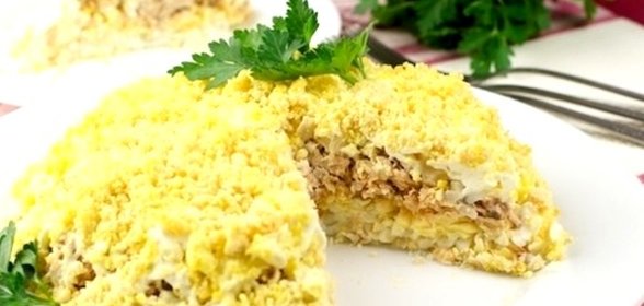 Салат Мимоза с печенью трески