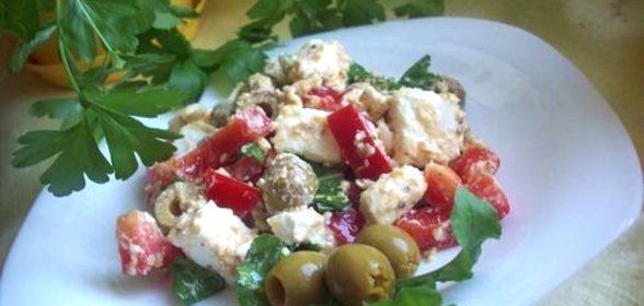 Салат с сыром фета