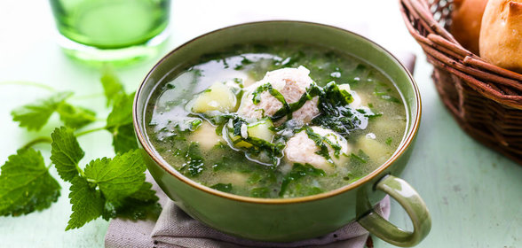 Суп из крапивы с фрикадельками