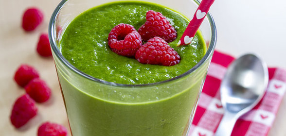 Смузи со шпинатом и малиной