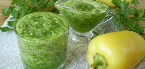 Зеленый коктейль с перцем