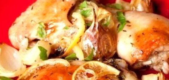 Запеченная курица с лимонами и белым вином