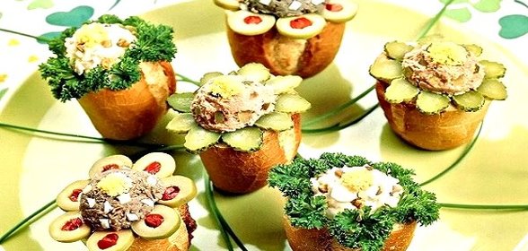 Бутерброды со шпротным паштетом