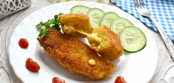 Картофельные палочки с начинкой из сыра