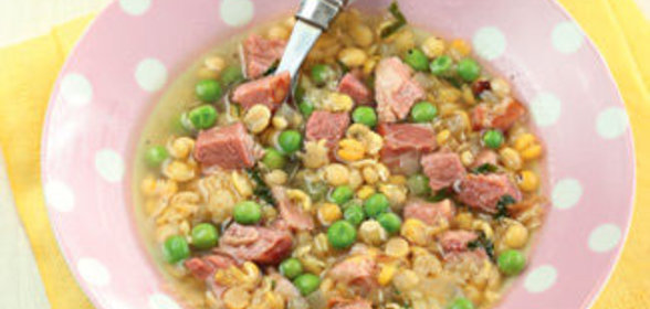 Гороховый суп со свиной рулькой