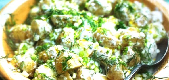 Салат из молодой картошки с укропной заправкой