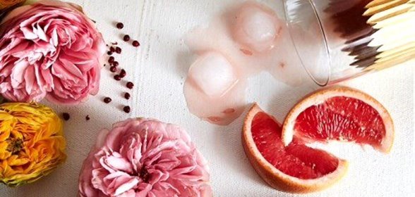 Розовый коктейль (Rose-infused)