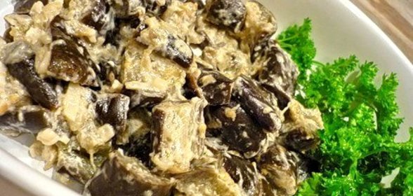 Баклажаны с луком в сметане