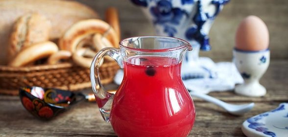 Кисель из вишни, клубники и черноплодной рябины в мультиварке