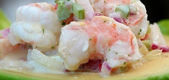 Авокадо, фаршированные морепродуктами