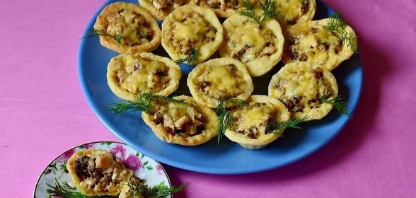 Тарталетки с курицей и грибами