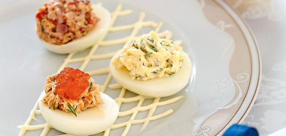 Фаршированные яйца с тремя начинками
