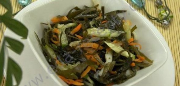 Салат кальмары с морской капустой