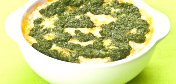 Горячая закуска из шпината и артишоков с сыром