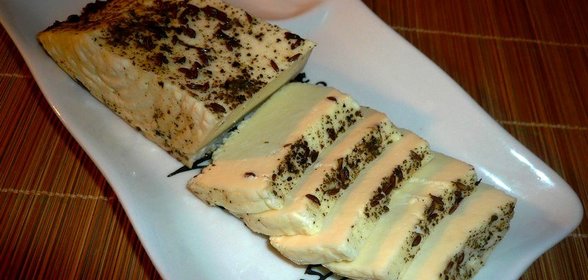 Запеченный адыгейский сыр