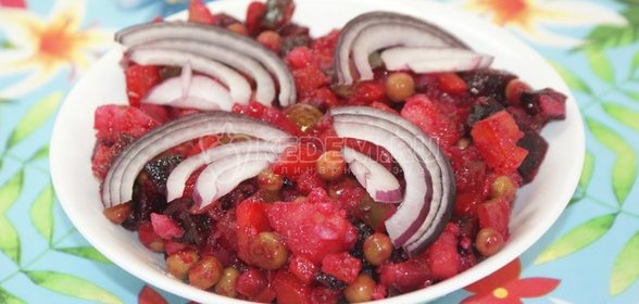 Коктейль-салат яичный с хлебной крошкой