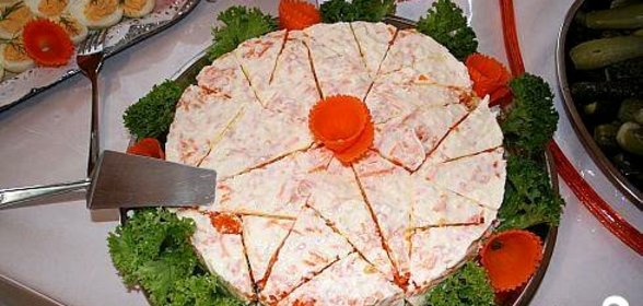 Салат желейный, слоеный