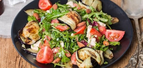 Салат из баклажанов и помидоров