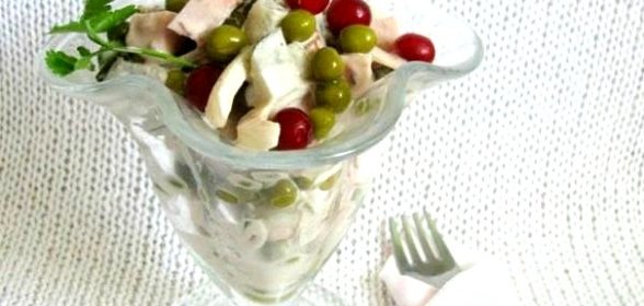 Салат с копченым мясом