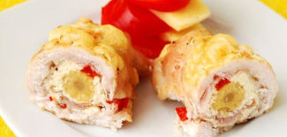 Куриные рулетики с маринованной кукурузой