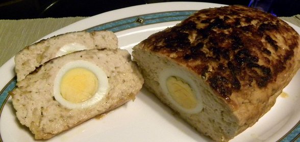 Куриный рулет с яйцом