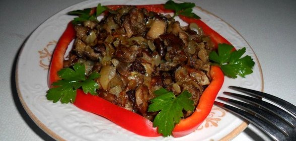 Белые грибы жареные с луком