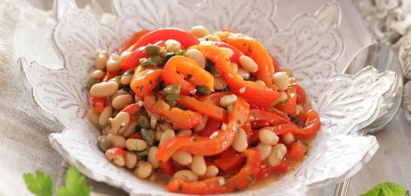 Салат из фасоли с печеным перцем