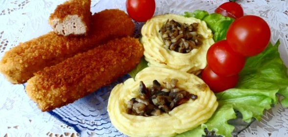 Рыбные палочки с картофелем и грибами