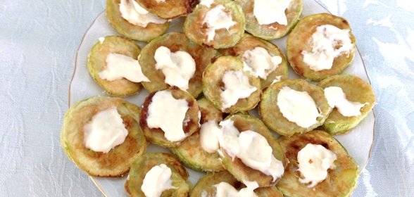 Кабачки в духовке с чесноком