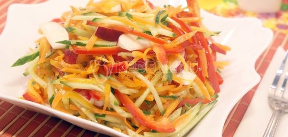 Салат из овощей с редисом