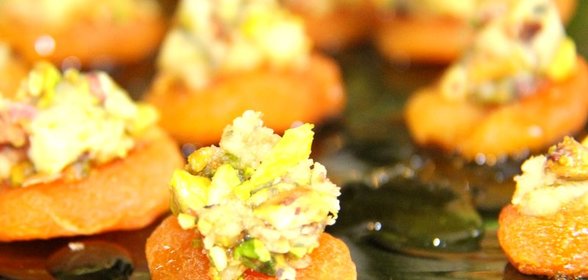 Канапе с курагой