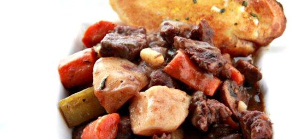 Говядина с вином и овощами