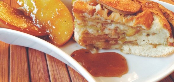 Яблочный пирог с карамелизированными яблоками