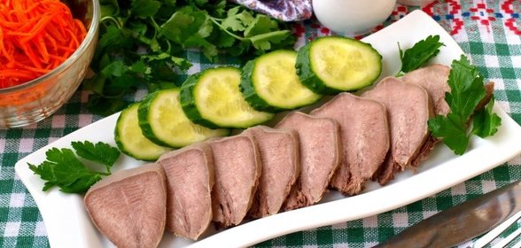 Отварной свиной язык