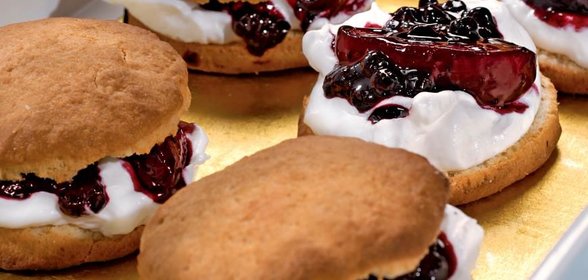 Песочные пирожные с абрикосами