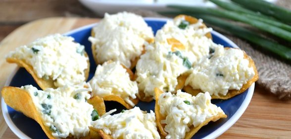 Закуска на чипсах