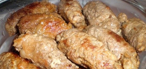 Мясные рулетики с черносливом