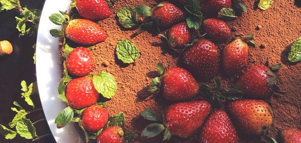 Шоколадный сыроедческий торт