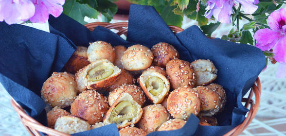 Оливки в тесте