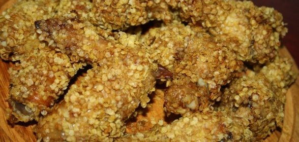 Запеченные куриные крылышки в хрустящей панировке из пшеничных хлопьев
