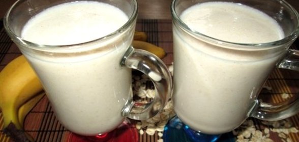 Смузи с бананом и молоком