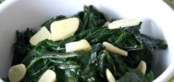 Зелень с чесноком