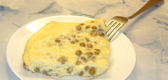Омлет с зеленым горошком