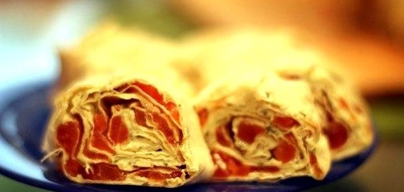 Рулет с семгой и сыром