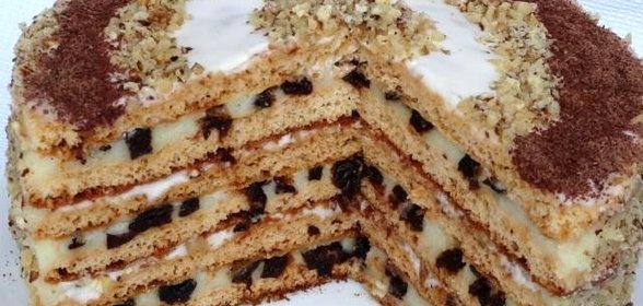 Торт Медовый с черносливом