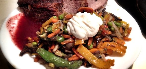 Запеченая свинина с овощами