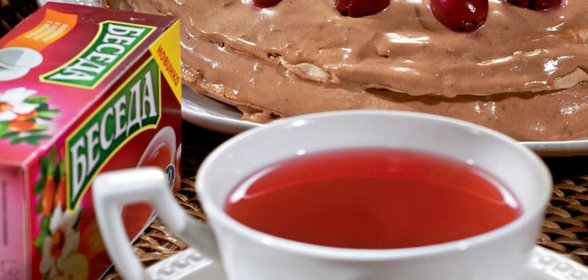 Шоколадная меренга с вишней