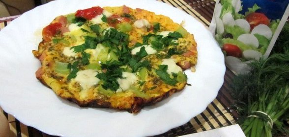 Яичница с моцареллой и зеленью