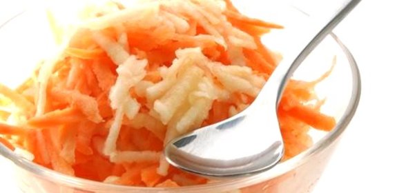 Салат из моркови с яблоками