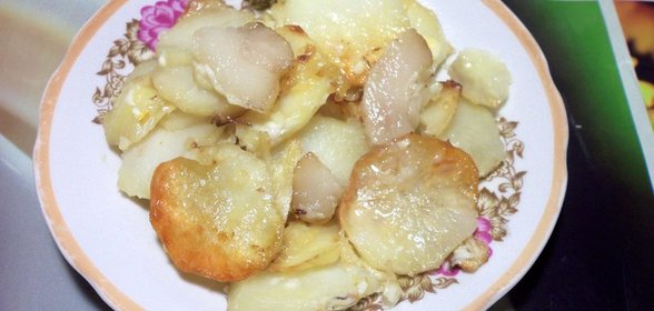 Картошка в духовке с копченым салом